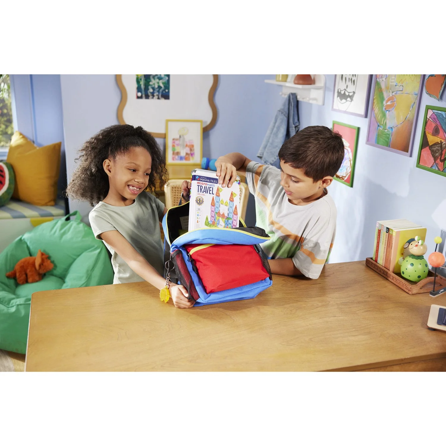 Magna-Tiles® Deluxe Travel Set 55 Pcs(CDU) - Image 4