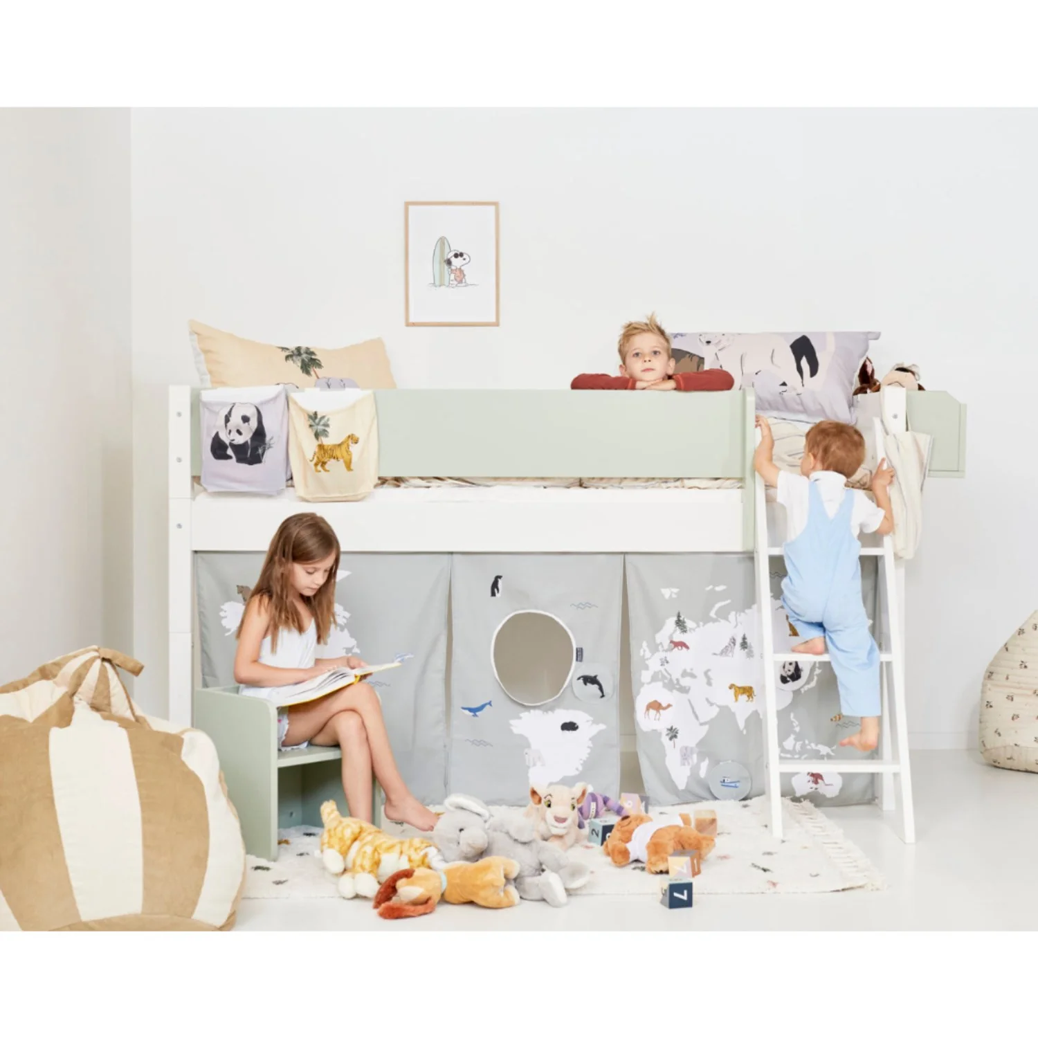 Manis-h Snow White Mari Halvhøj Bed With Skråstige