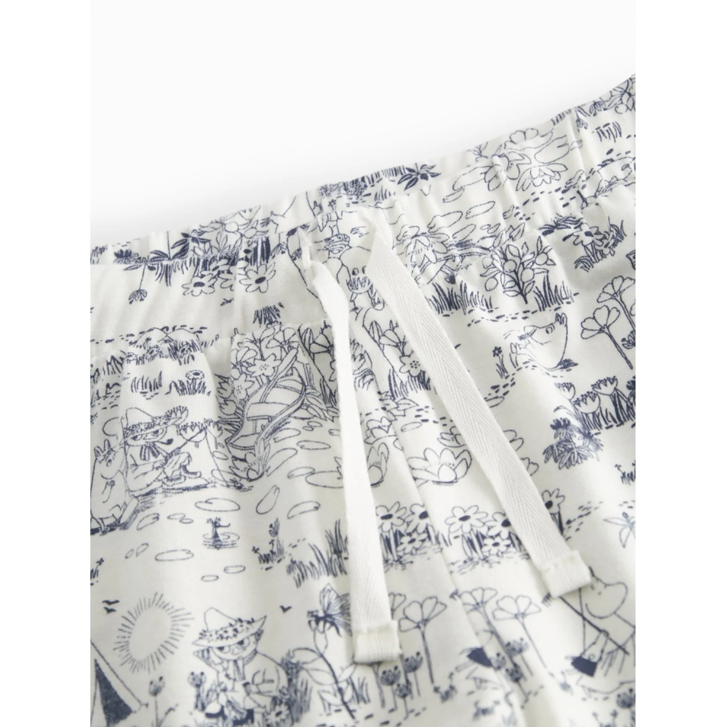 MarMar Modal Smooth Print Moominvalley Paulo Shorts - Image 3