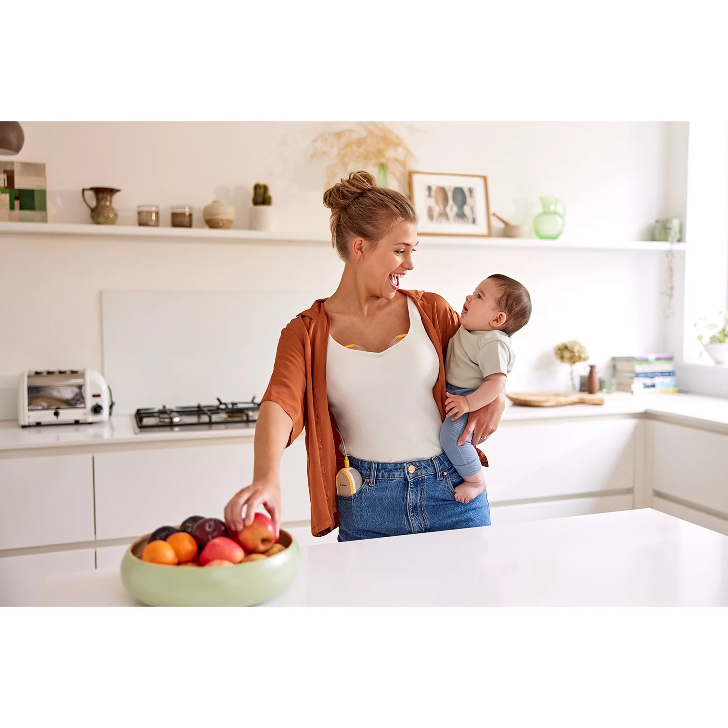 medela Freestyle Hands-Free Double Electric Breast Pump - Image 14