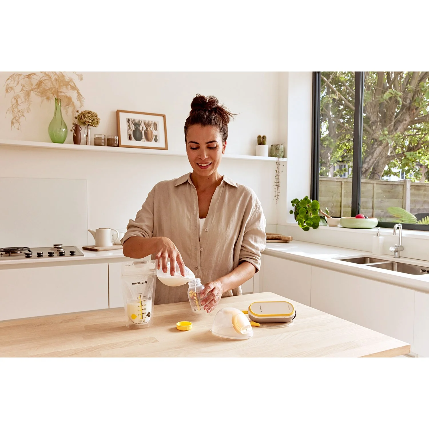 medela Freestyle Hands-Free Double Electric Breast Pump - Image 24