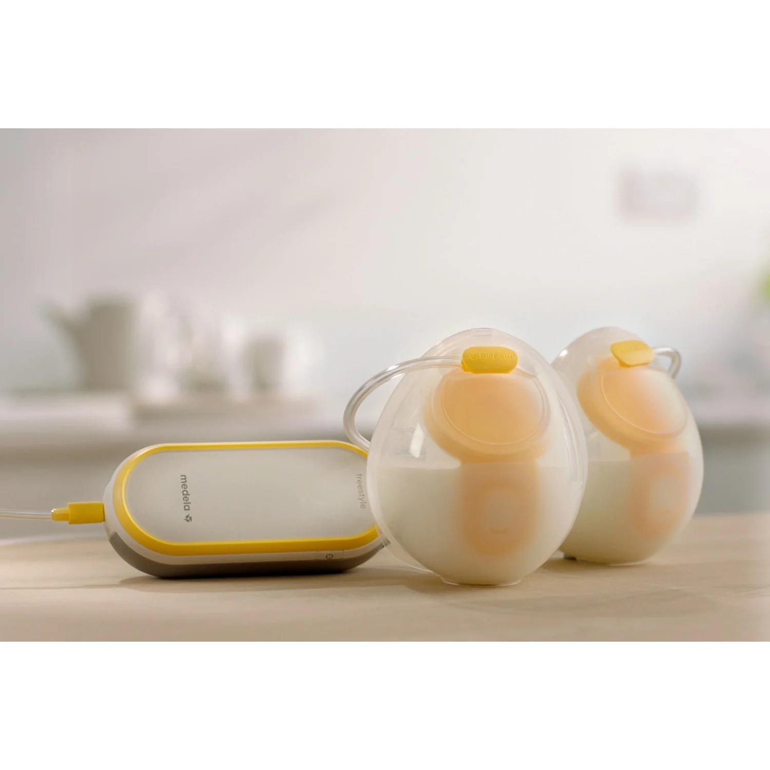 medela Freestyle Hands-Free Double Electric Breast Pump - Image 25