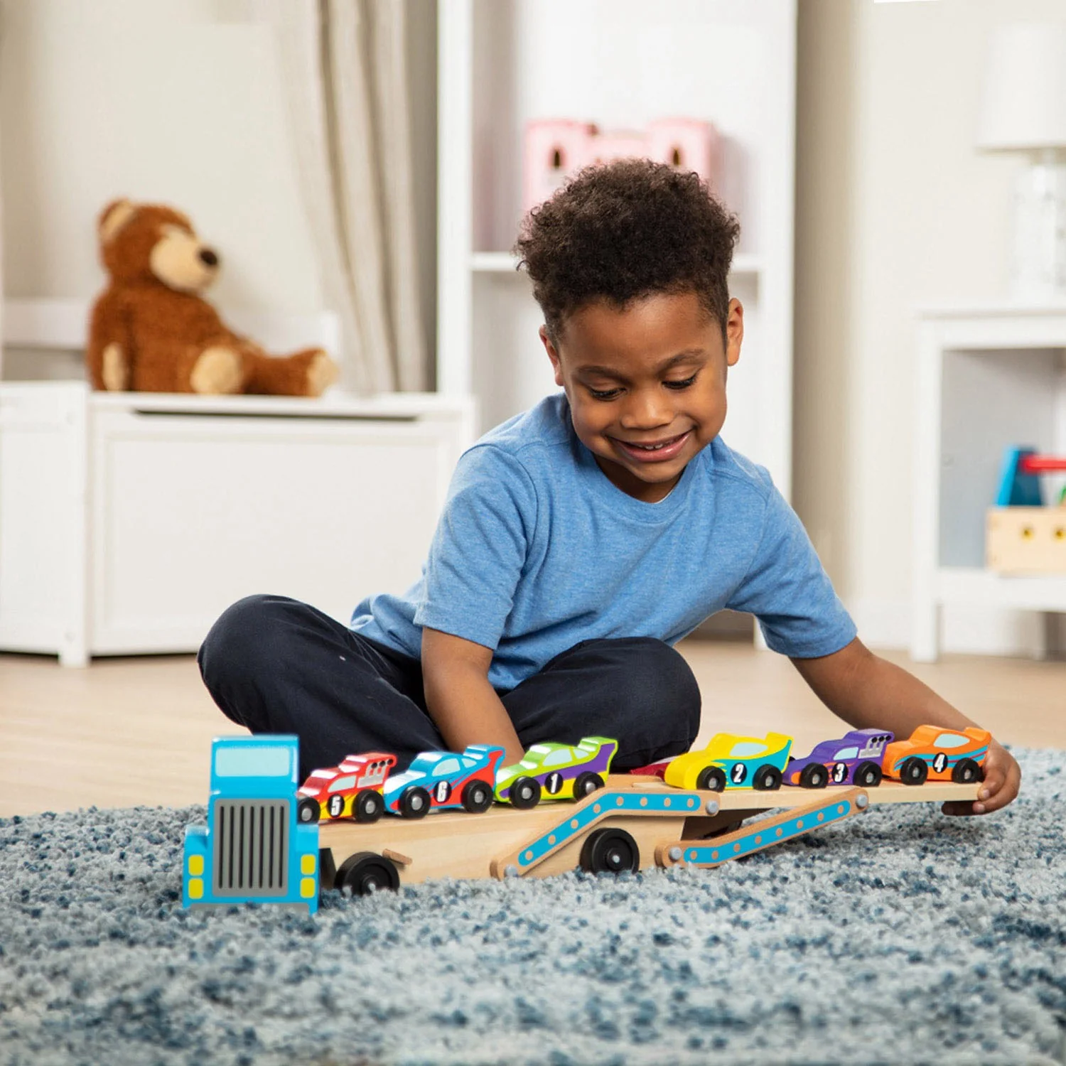Melissa & Doug Multifarvet Biltransporter "Mega Racerbiler" Set - Image 4