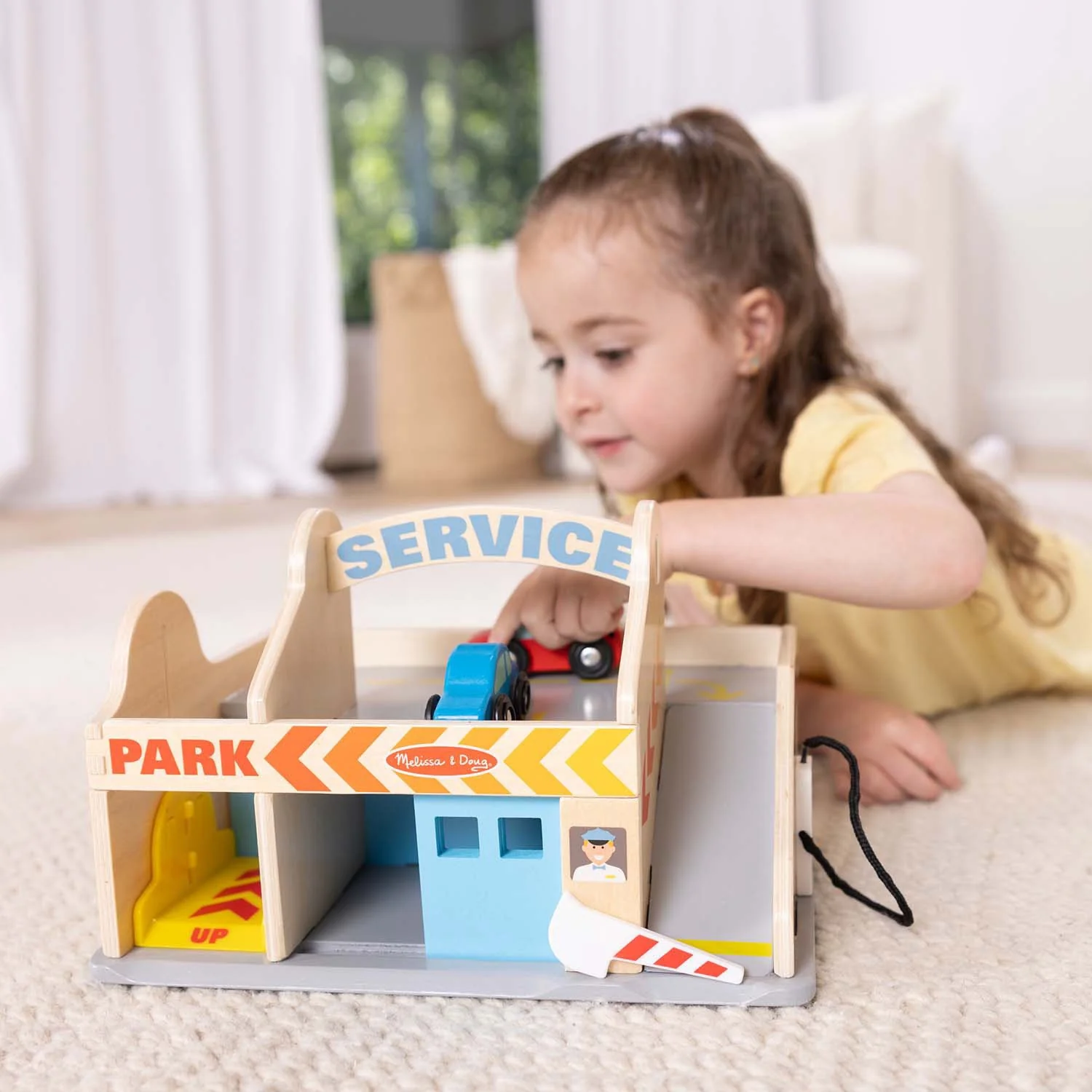 Melissa & Doug Multifarvet Parkeringshus With Bilvask Og Tankstation - Image 2