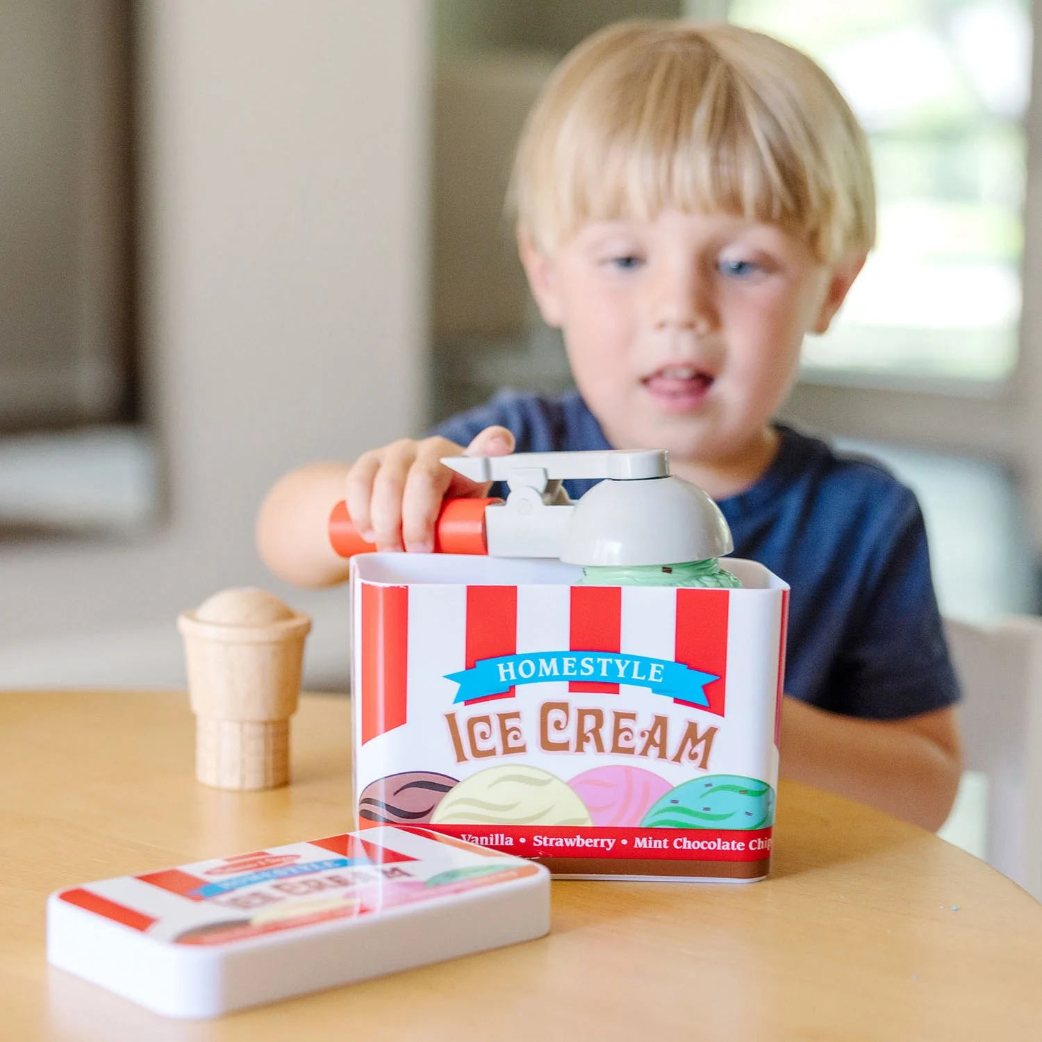 Melissa & Doug Multifarvet Toy Scoop & Stack Ice Cream Cone Playset - Image 2