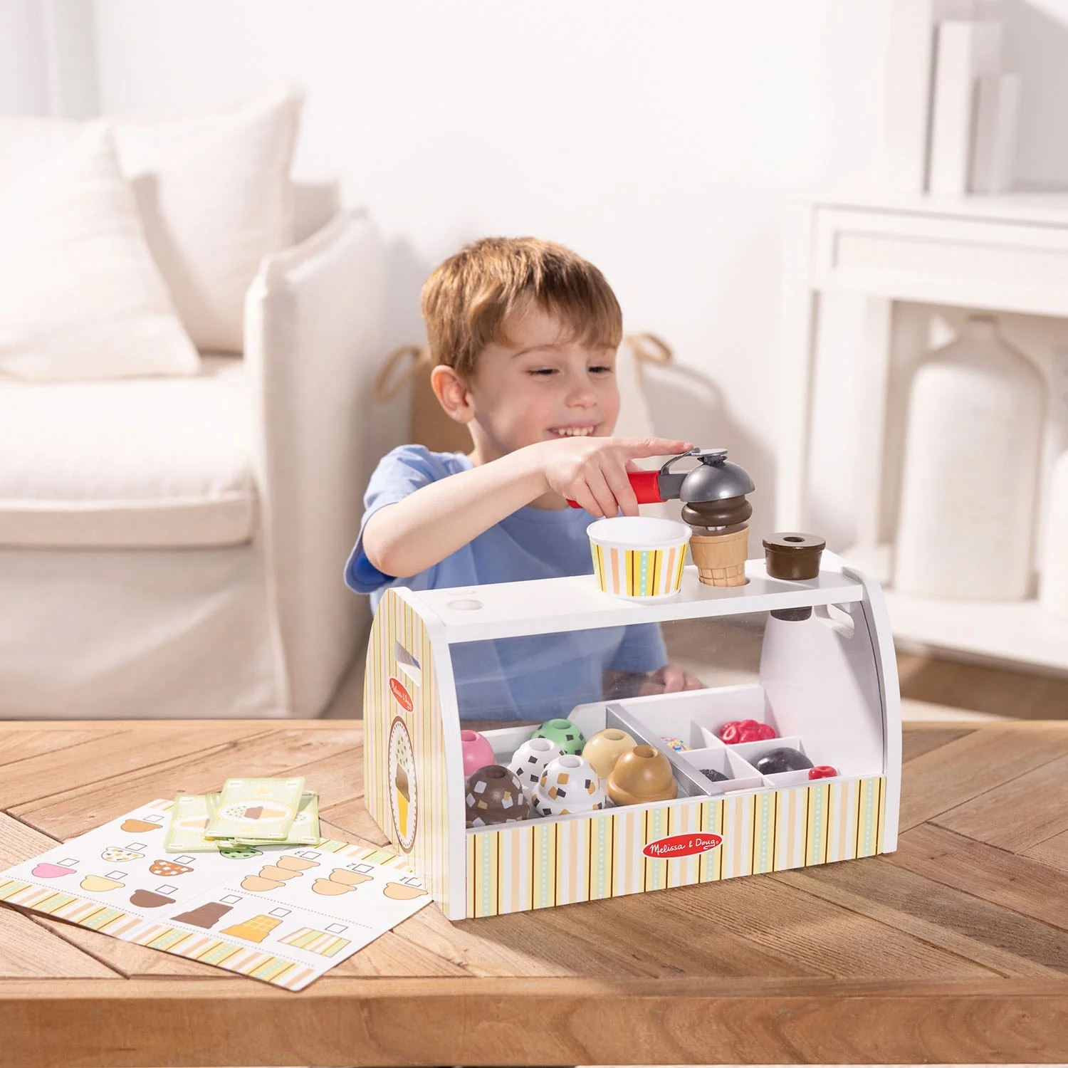 Melissa & Doug Multifarvet Wooden Playset Scoop And Serve Ice Cream Counter - Image 4