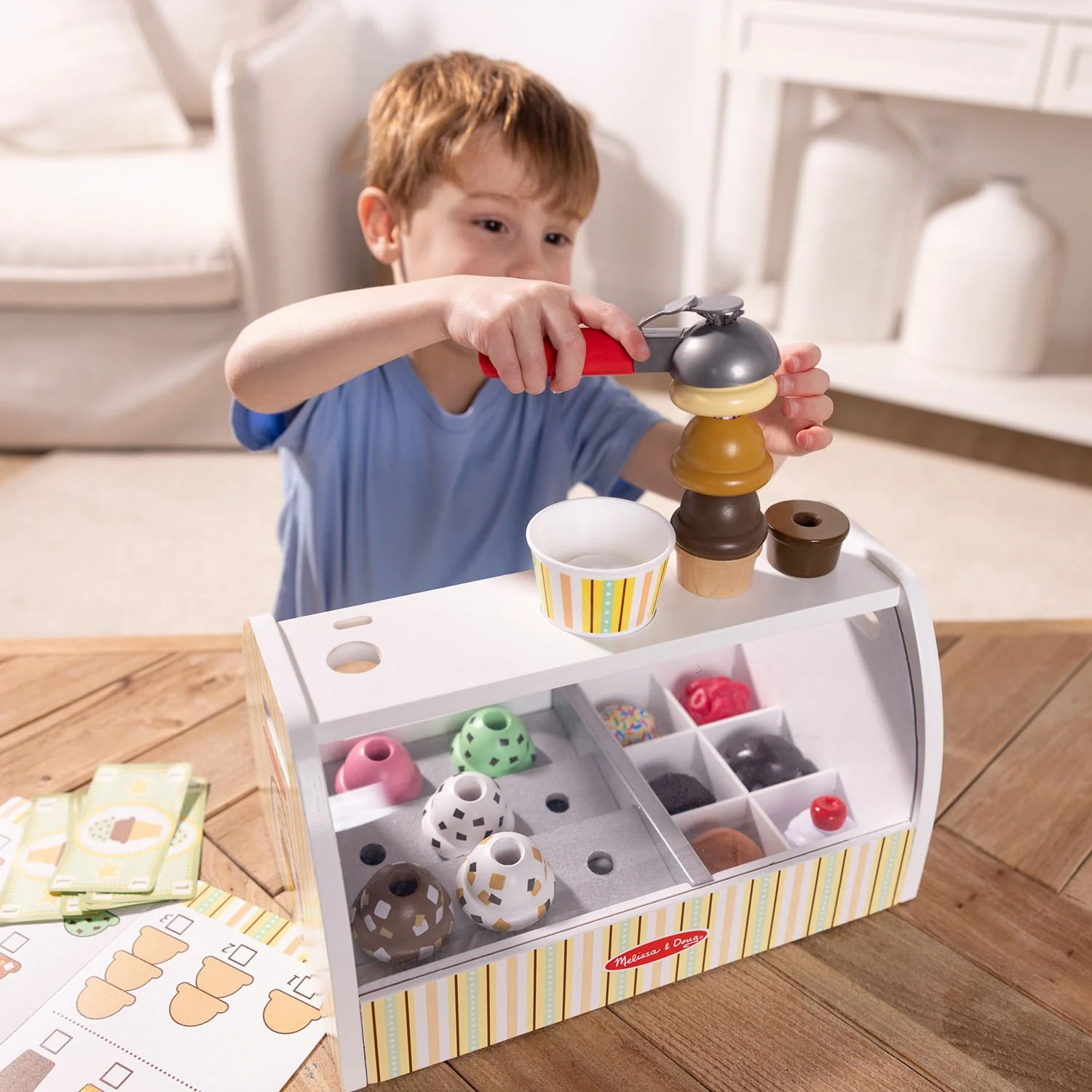 Melissa & Doug Multifarvet Wooden Playset Scoop And Serve Ice Cream Counter - Image 5