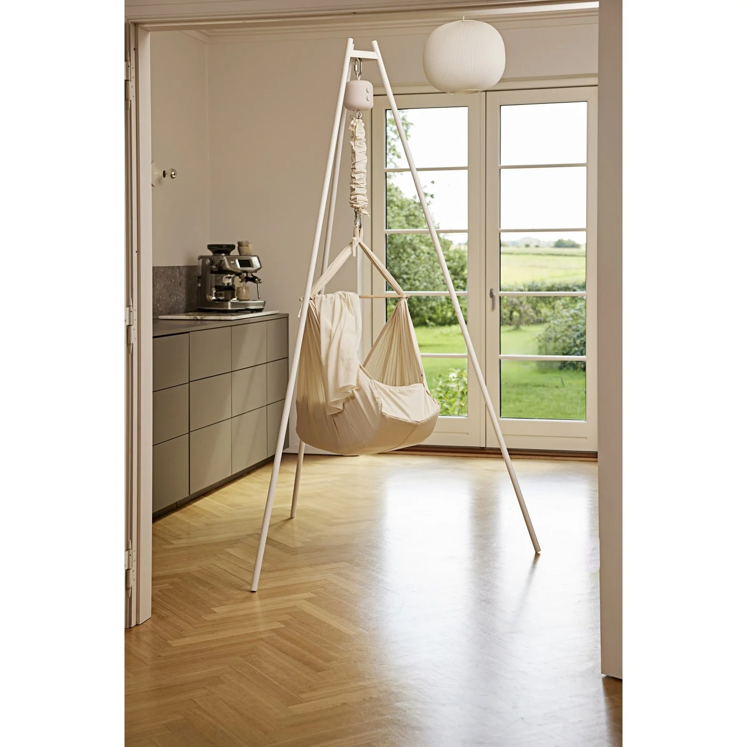 MEMBANTU Beige Cradle Bouncer Leelo02 - Image 3