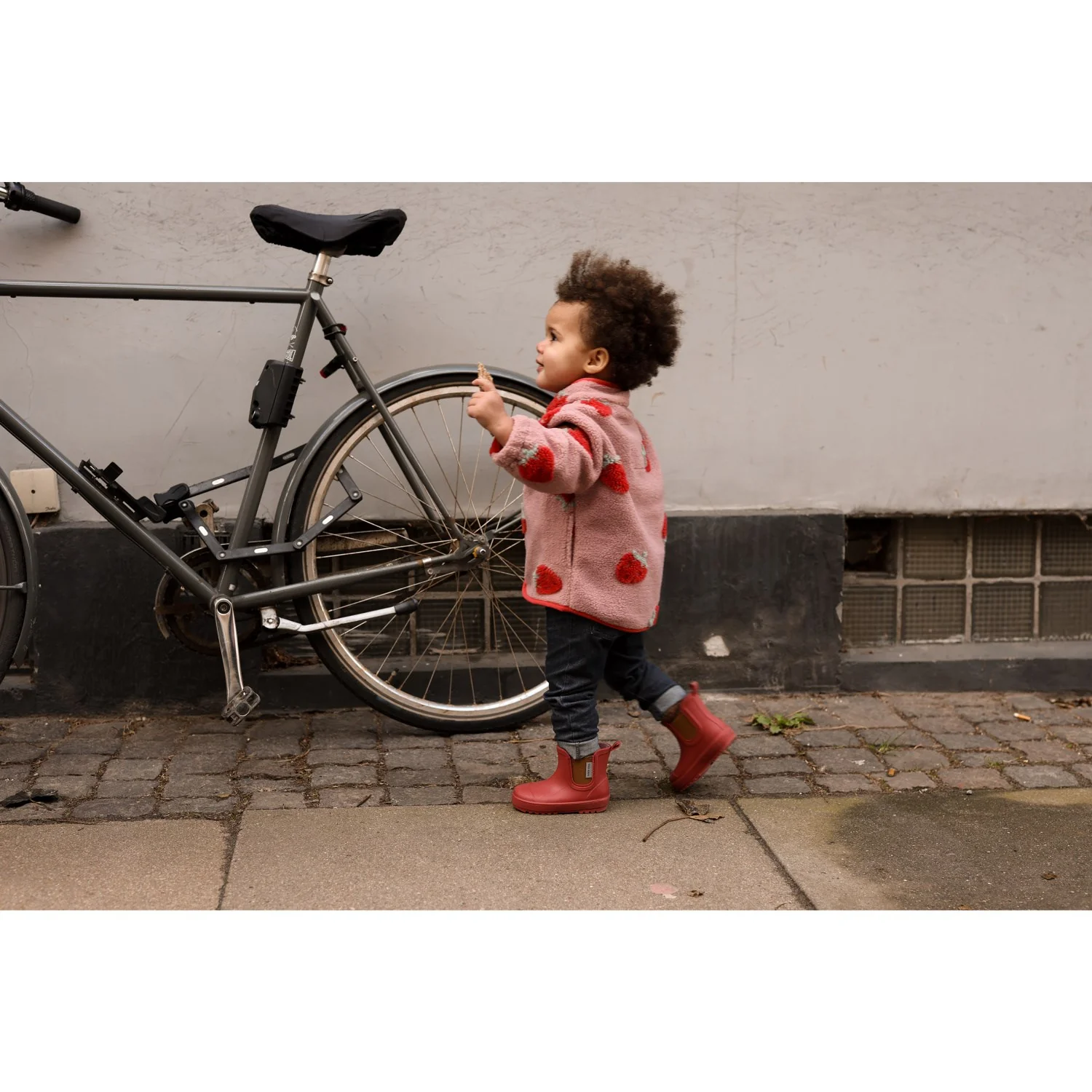 Mikk-Line Strawberry AOP Teddy Jacket 3D - Image 4