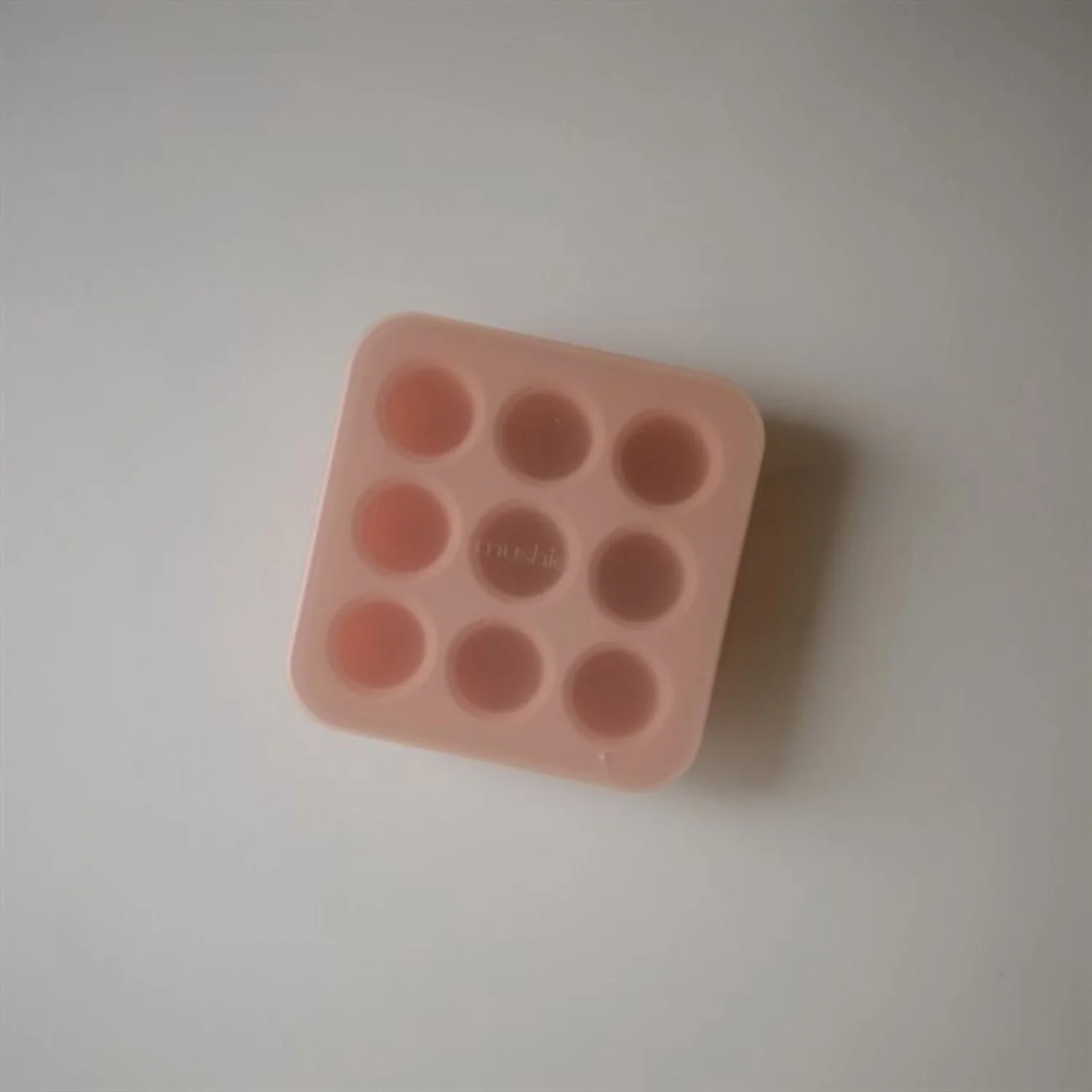 Mushie Blush Fresh Food Feeder Freezer Tray - Image 2