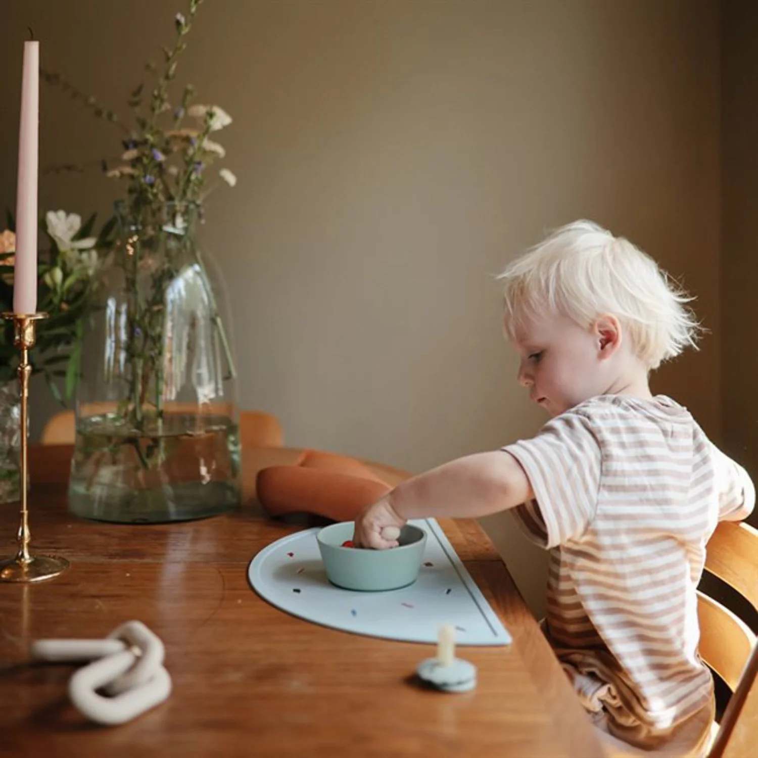 Mushie Blush/Shifting Sand Toddler Starter Spoons 2-Pack - Image 4