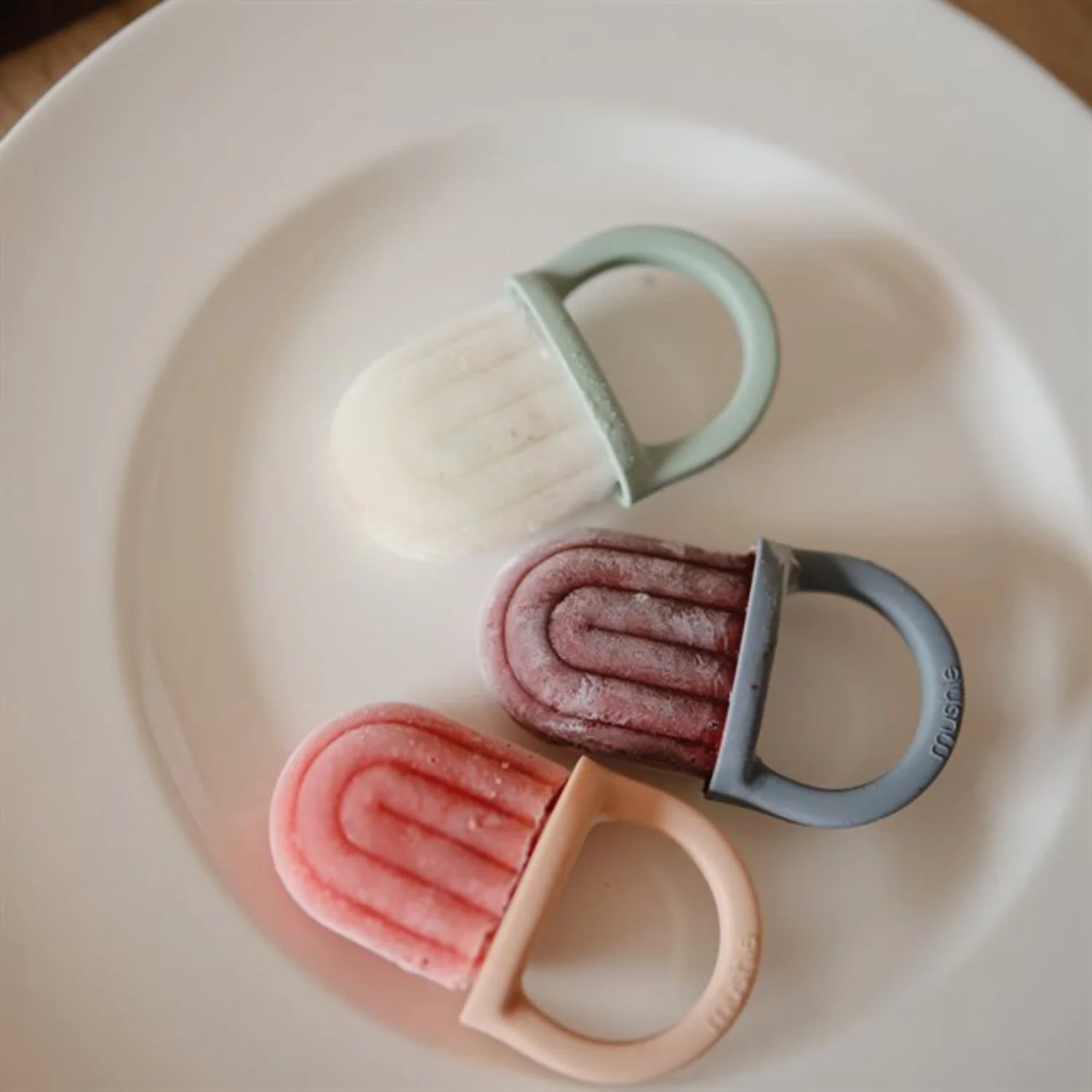 Mushie Blush Toddler Ice Pop Tray - Image 4