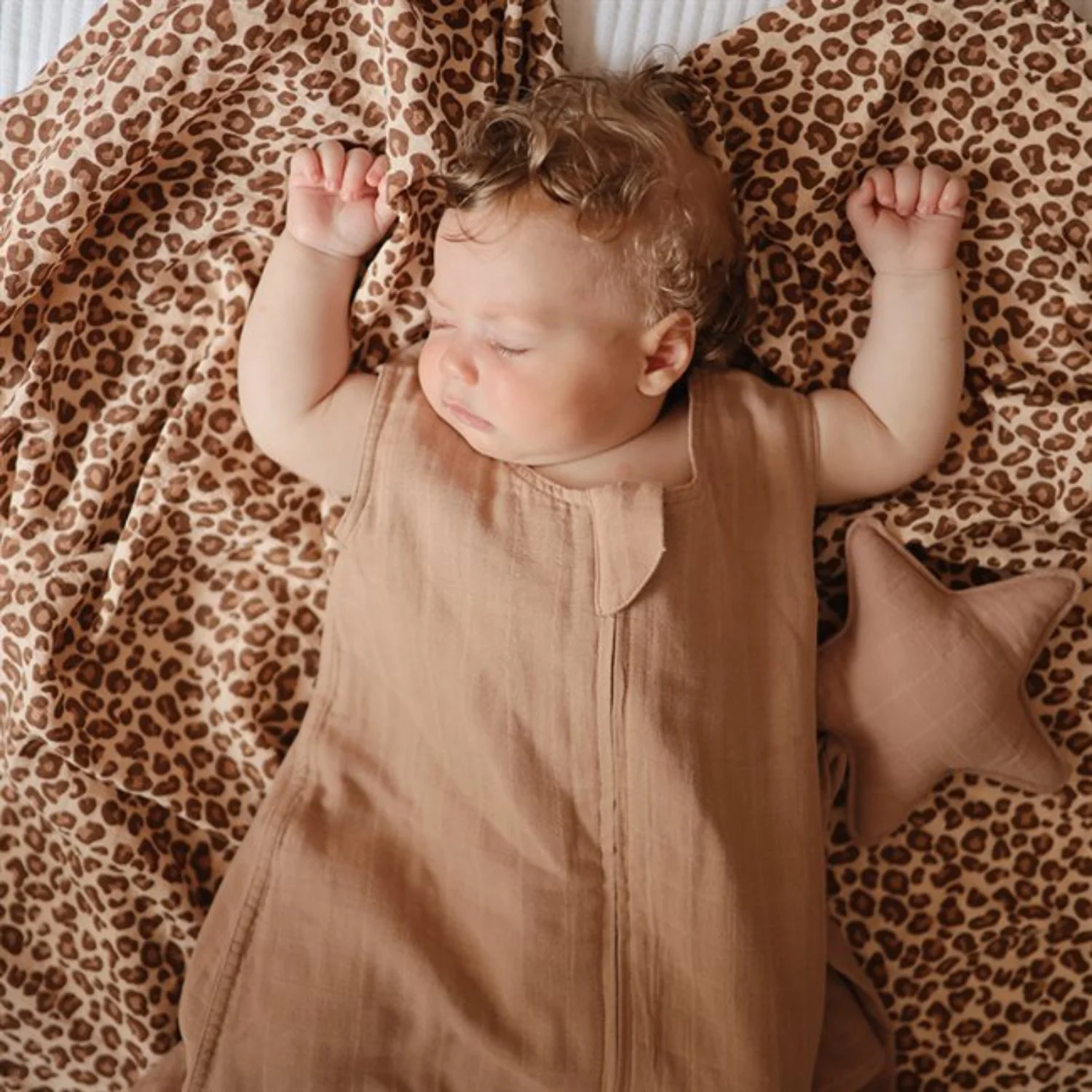 Mushie Natural Muslin Sleep Bag - Image 3