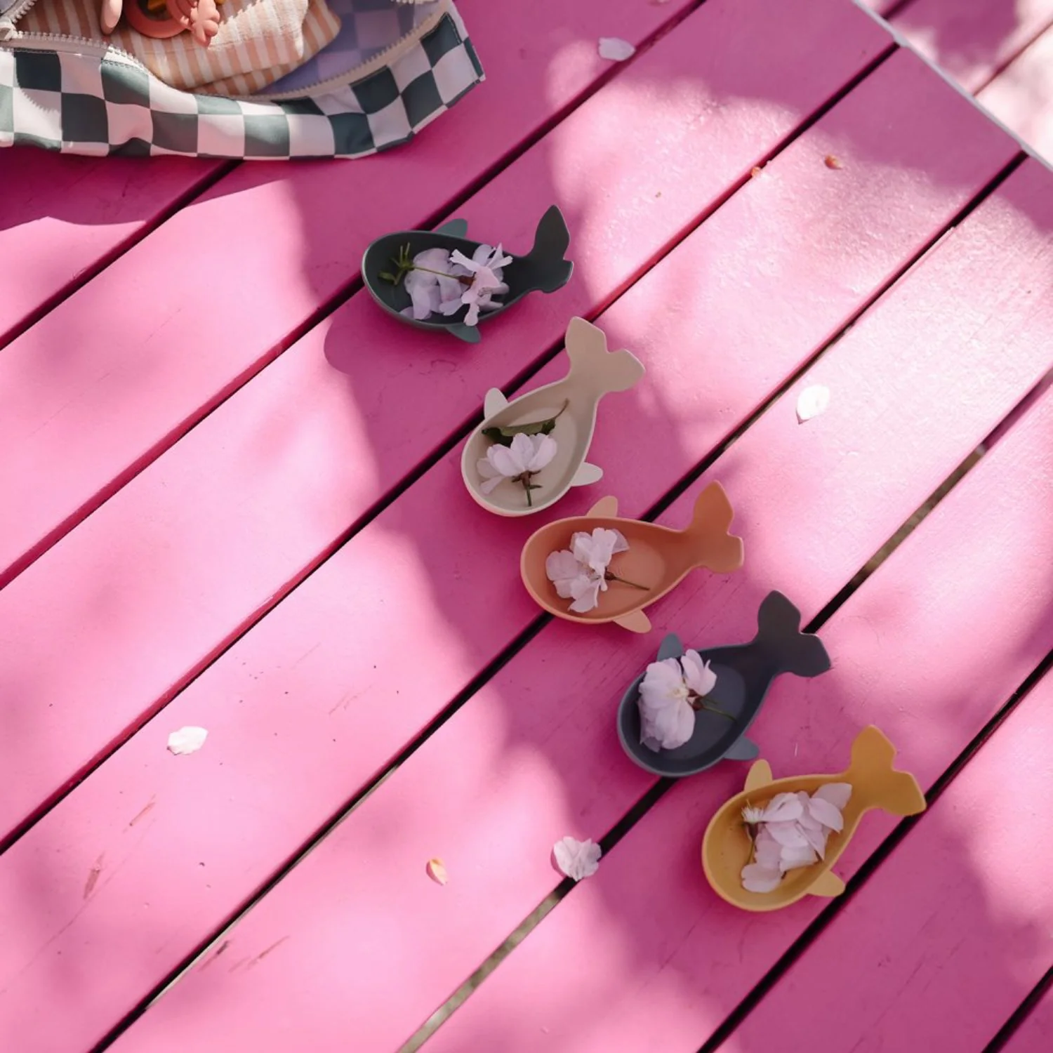 Mushie Retro Mushie Whale Bath Stackers - Retro - Image 5