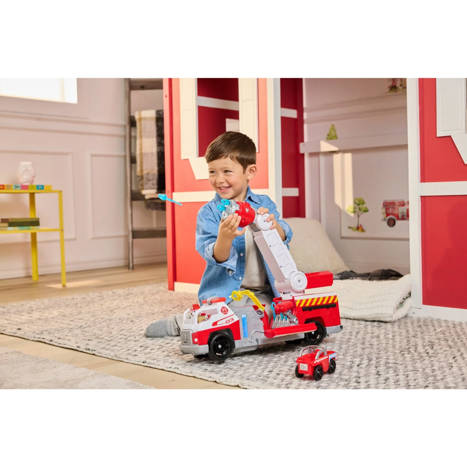 Paw Patrol Fire Rescure Deluxe Firetruck - Image 3