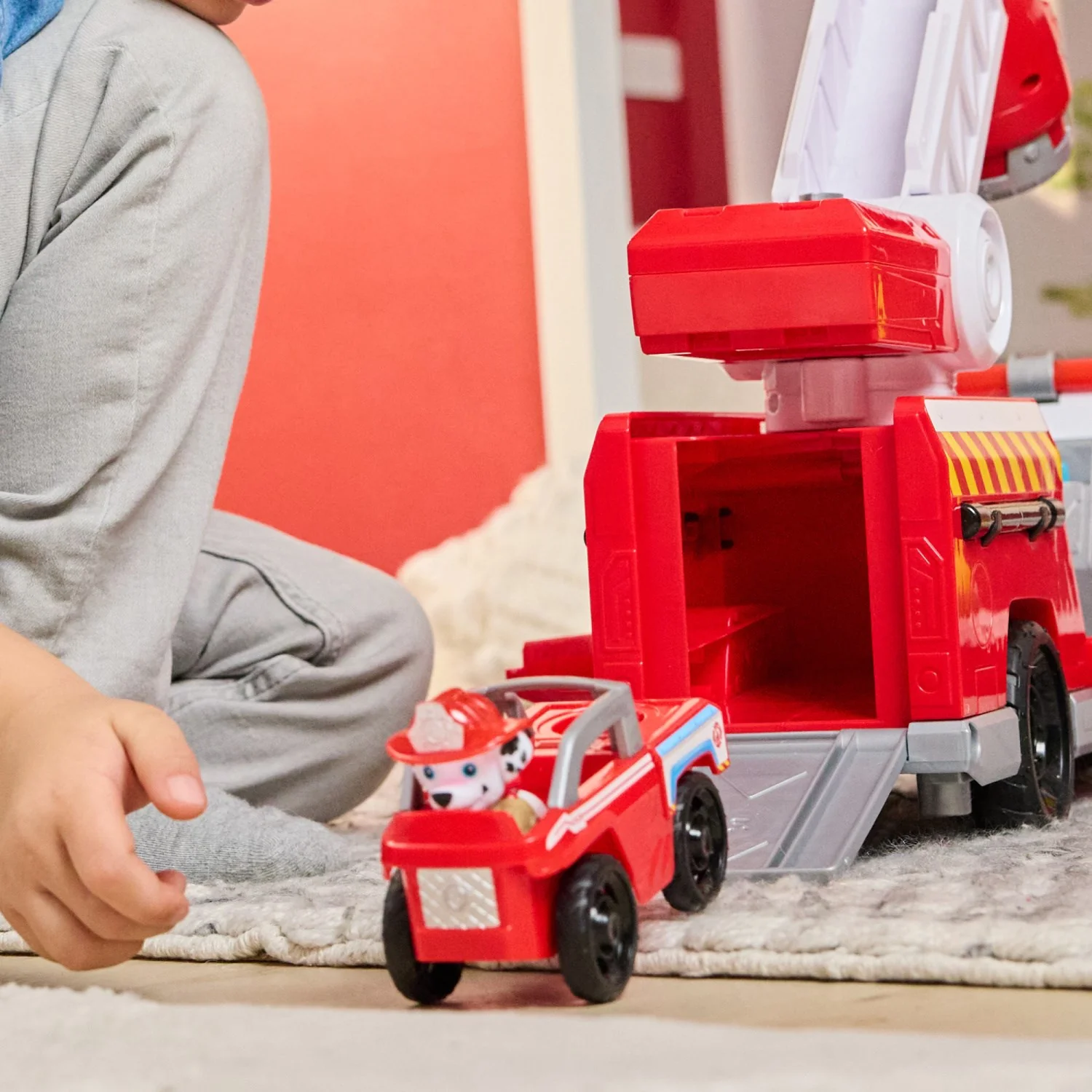 Paw Patrol Fire Rescure Deluxe Firetruck - Image 8