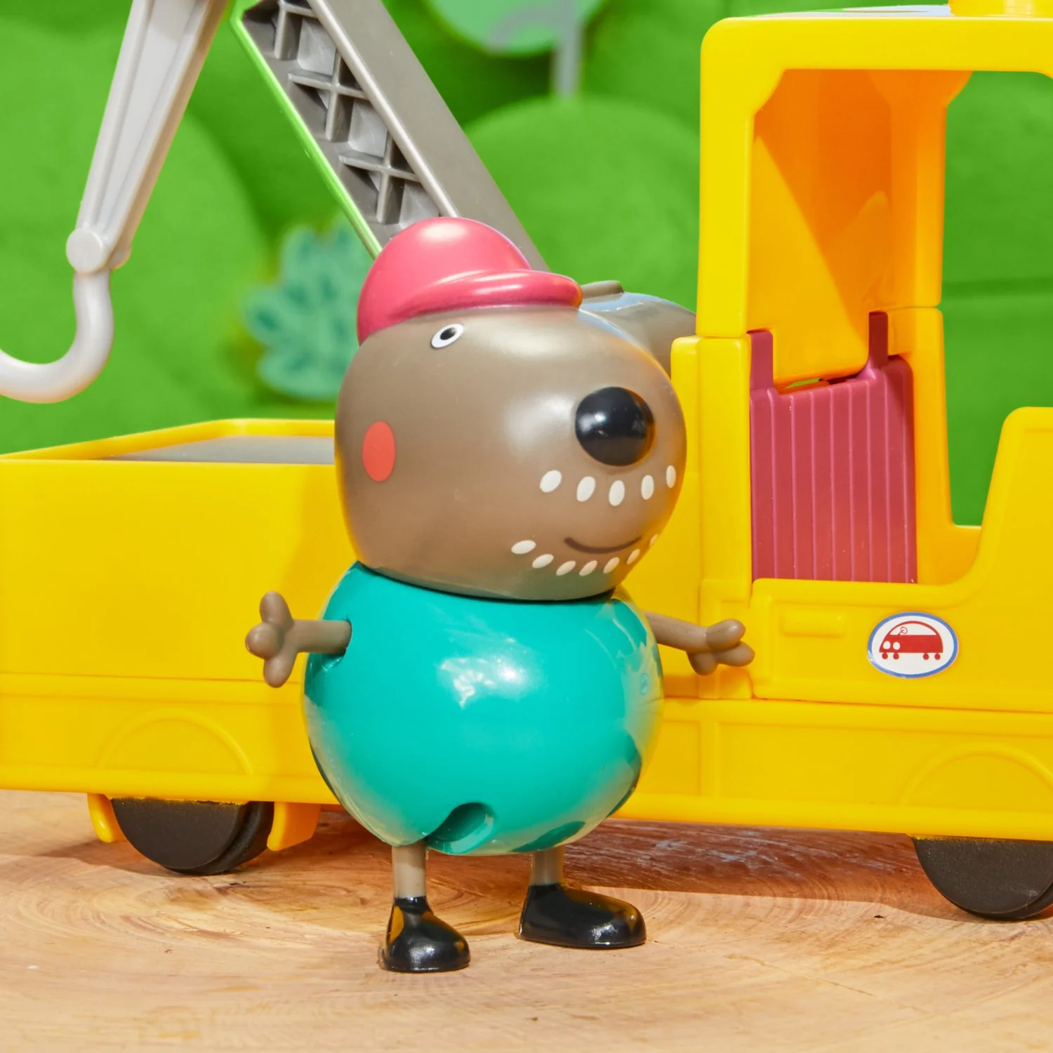 Peppa Pig Granddad Dogs Tow Truck - Image 4