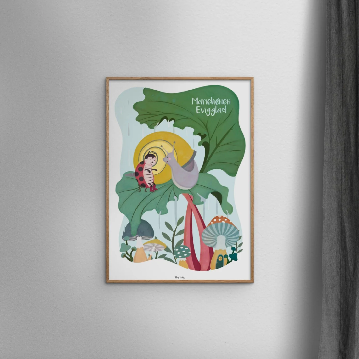 Poster & Frame Tiny Tails - Mariehønen Evigglad - Image 2