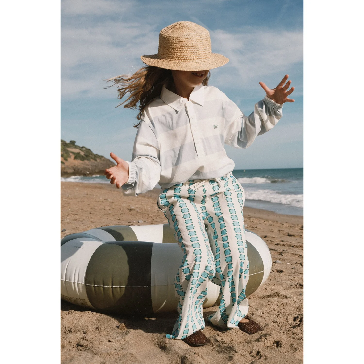 TinyCottons Off-white Blue Flowers Pant - Image 3