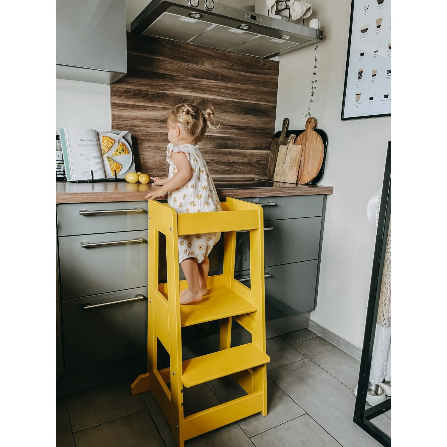 tiSsi® Sun Yellow Laquer Felix Learning Tower Solid Beech - Image 4