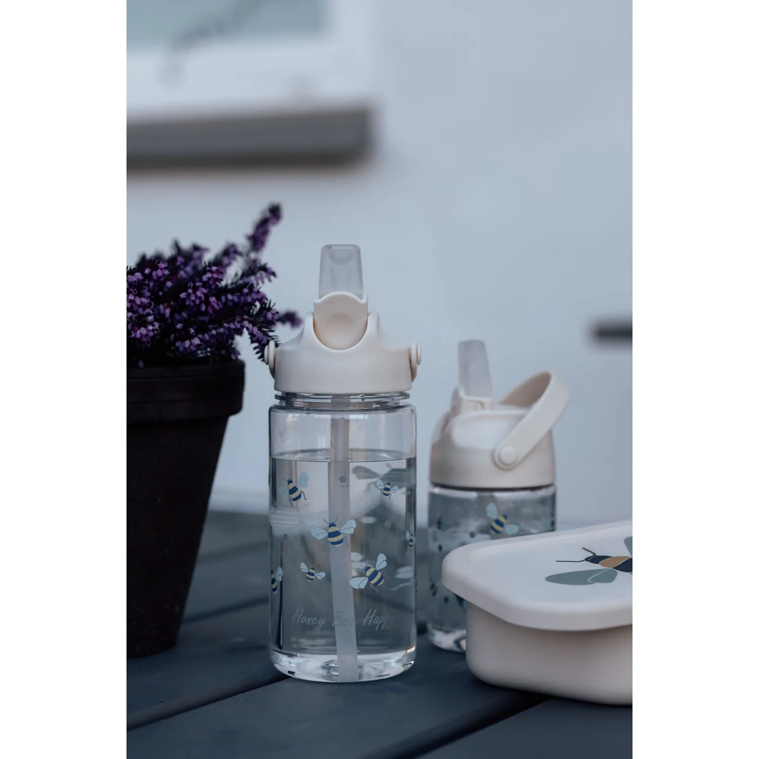 Vanilla COPENHAGEN Honeybee Happy Tritan Bottle - 500 ml - Image 3